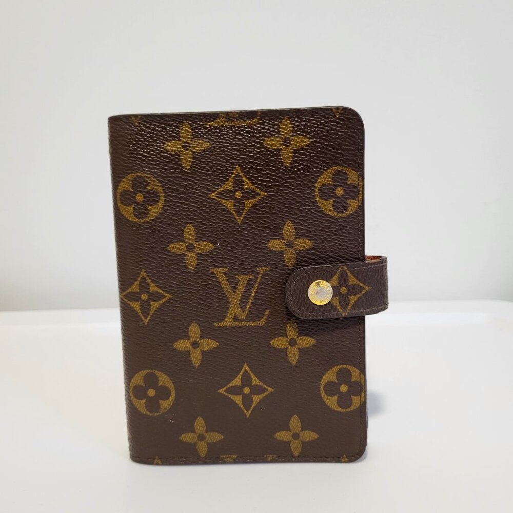 Authentic Louis Vuitton Small Monogram Ring Agenda